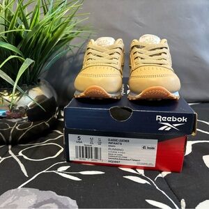 Reebok Classic Infant Sneakers (Sahara)